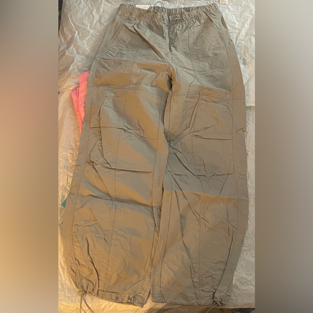 🆕 love tree size large taupe, parachute pants
